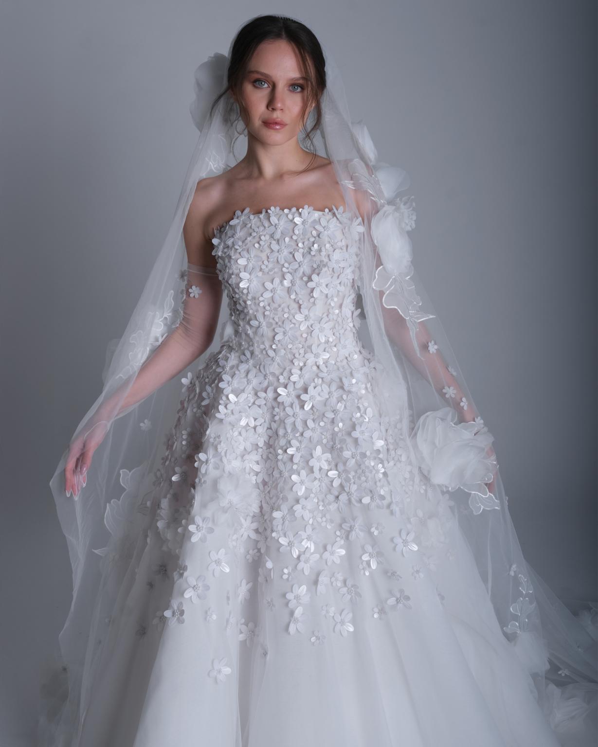 LumiGown 2026 Strapless 3D Flo - огляд і ціна Embroidery Veil