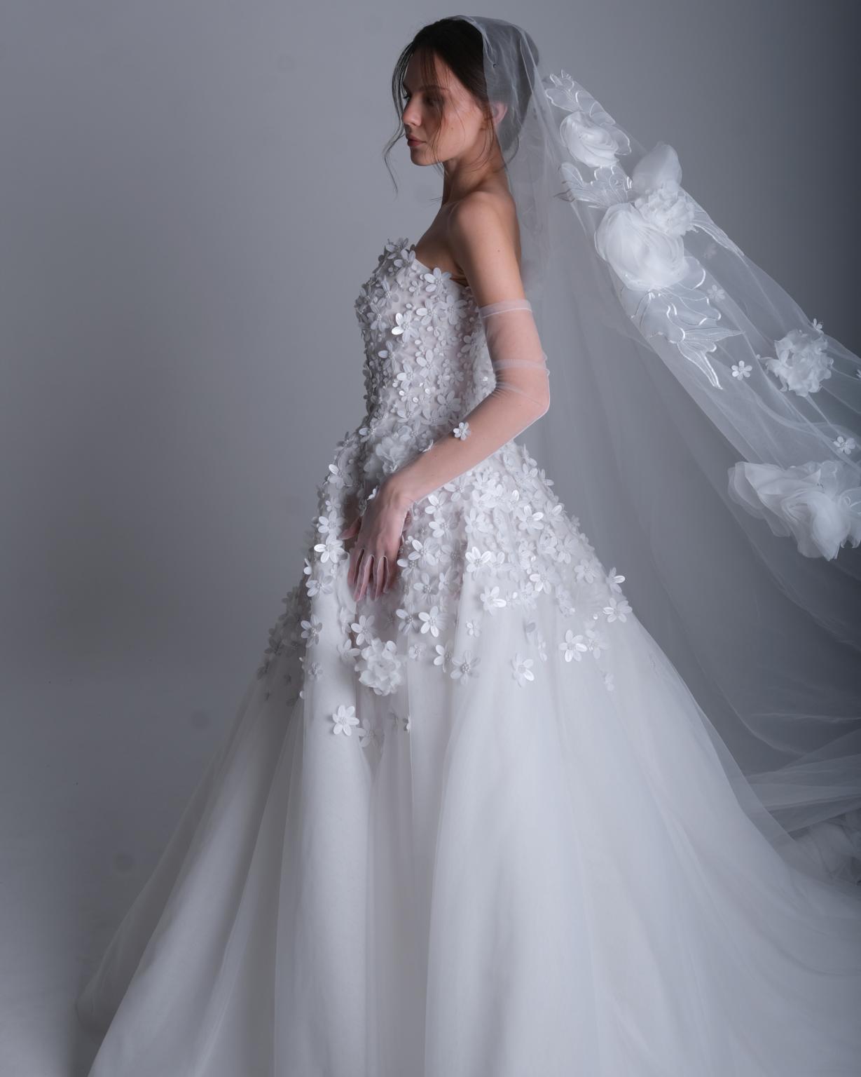 LumiGown 2026 Strapless 3D Flo - огляд і ціна Embroidery Veil