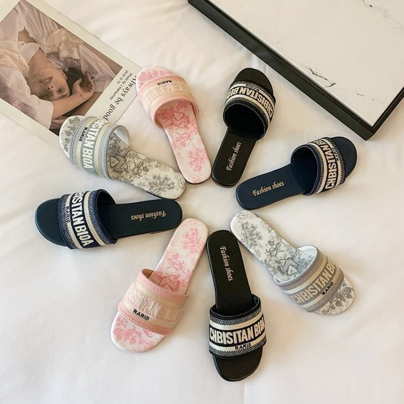 Women's Fashion Flat Slippers  - огляд і ціна Embroidery Letter